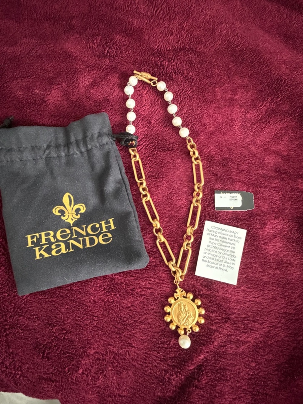 French Kande Gold Medallion Pendant Necklace with Pearl Accent - Women Jewelry - Picture 5 of 8